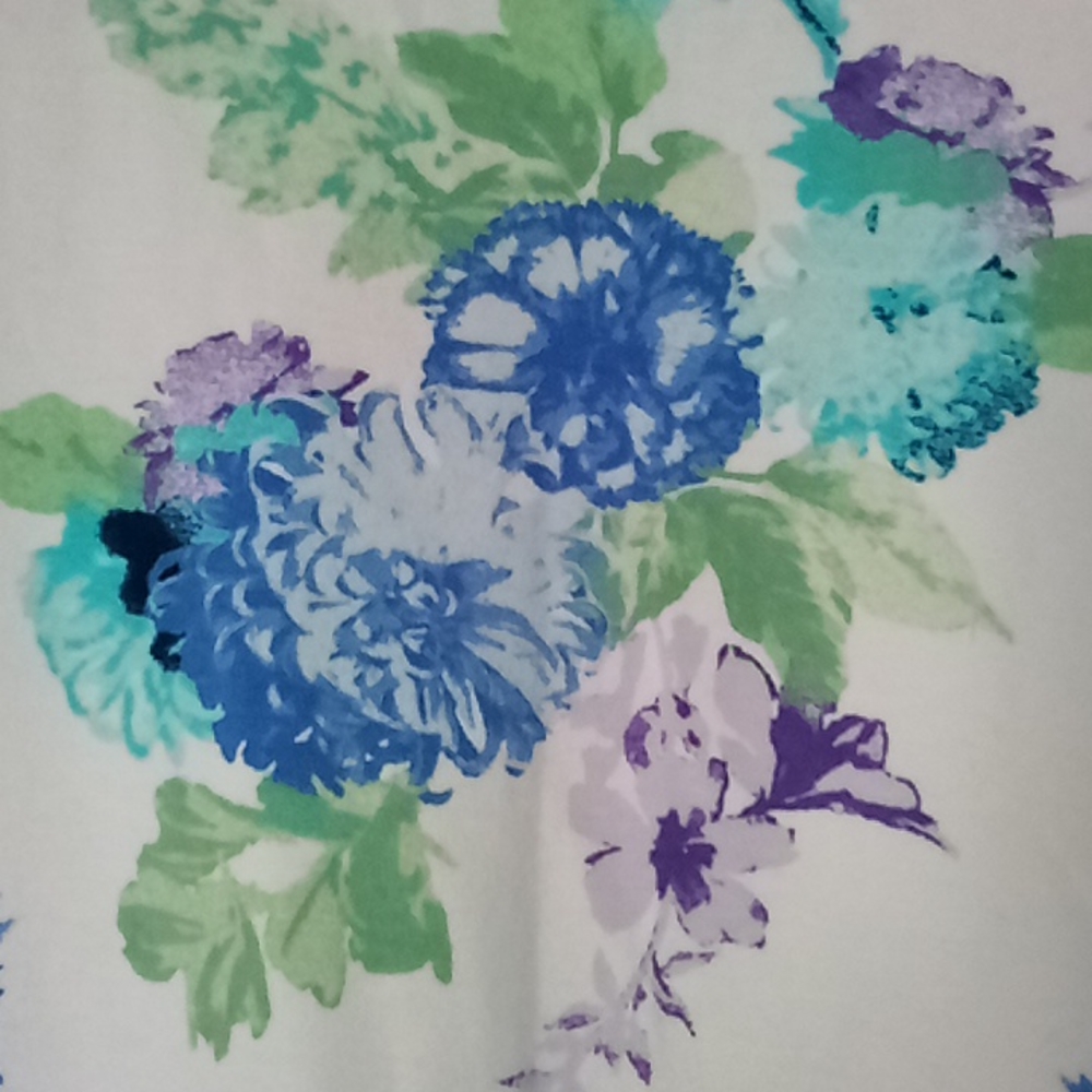 English Garden Summer Women's shirt size XL by Croft & Barrow. Cool breeze.